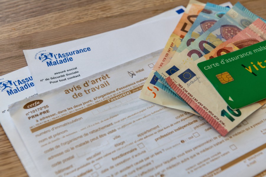 découvrez comment bénéficier d'un complément de salaire en cas d'arrêt maladie. informez-vous sur les droits, les démarches à suivre et les différents dispositifs pour garantir un revenu stable durant votre convalescence.